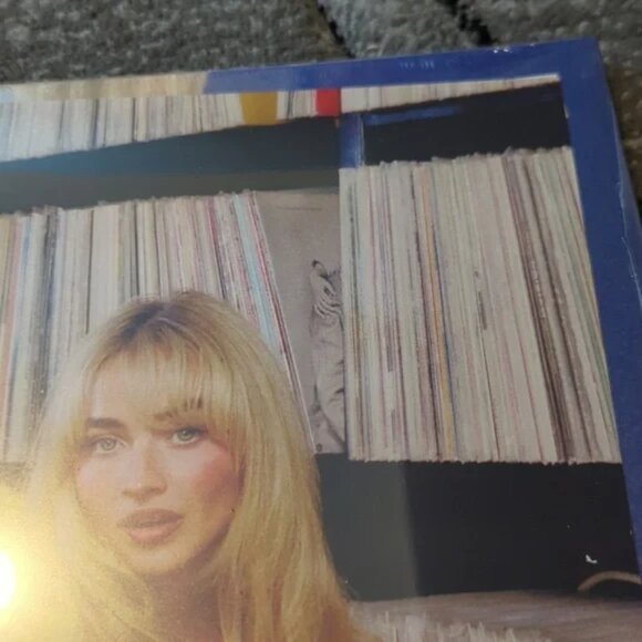 Sabrina Carpenter Short And Sweet Vinyl with Signed insert Brand New - Picture 5 of 14